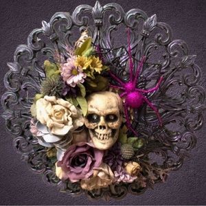 Wall medallion with skull and floral